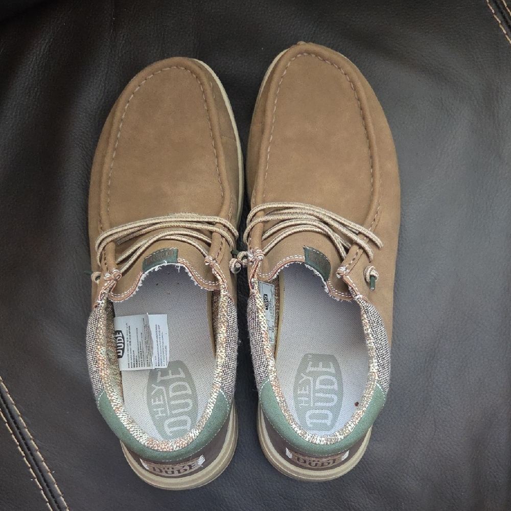 Hey Dude Men's Tan Loafers